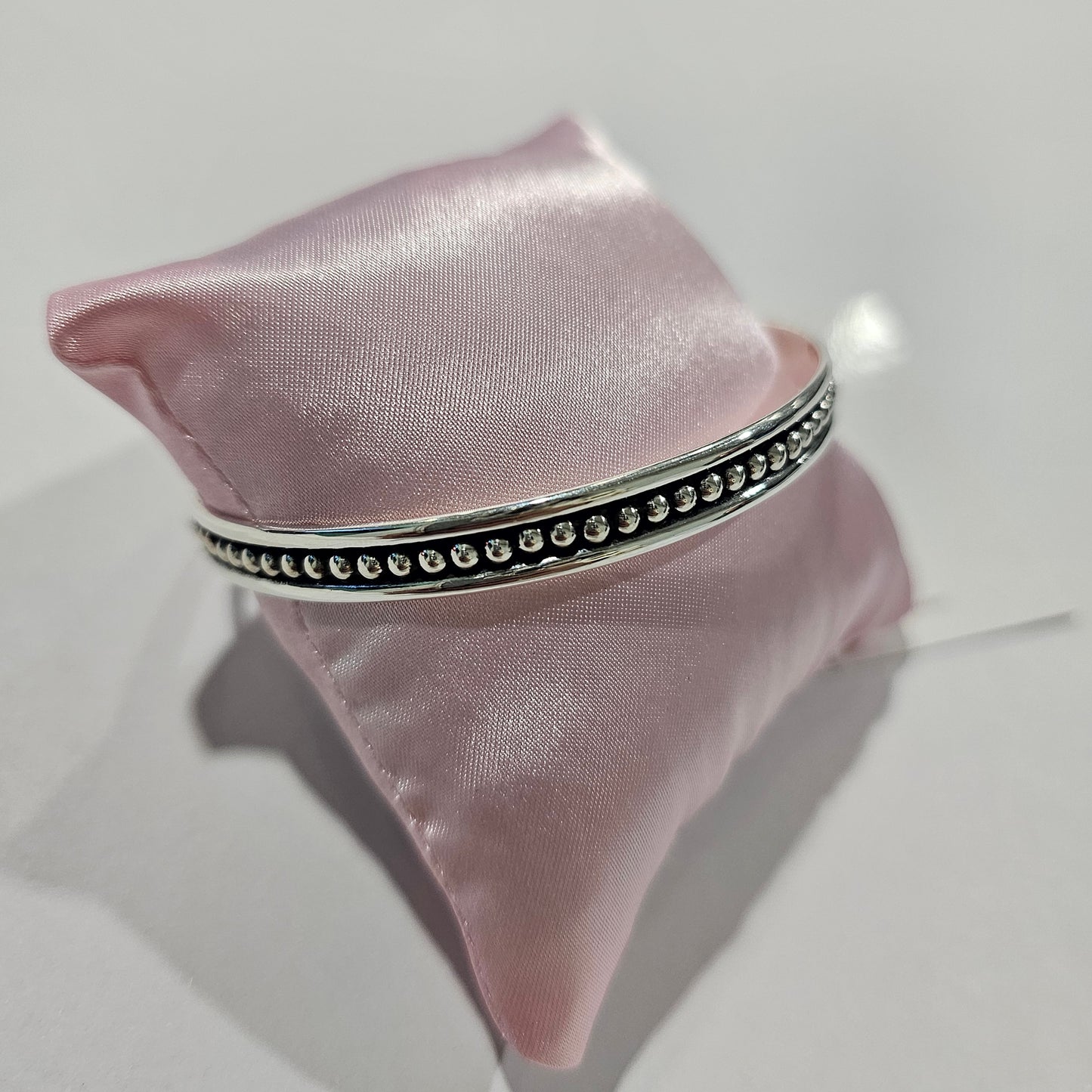 PEARL BANGLE
